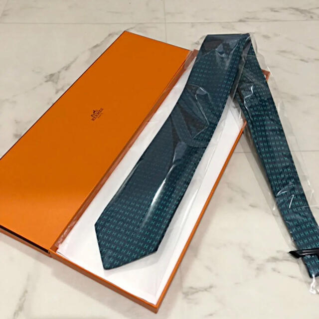 Hermes(エルメス)のHERMES エルメス　ネクタイ　H柄　エメラルドブルー メンズのファッション小物(ネクタイ)の商品写真