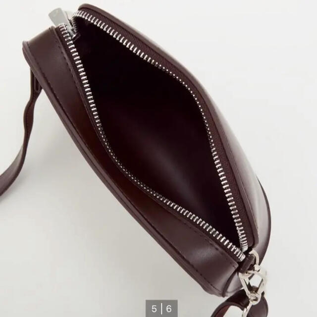 UNIQLO(ユニクロ)の【新品未使用】ショルダーバッグ　UNIQLO  レディースのバッグ(ショルダーバッグ)の商品写真