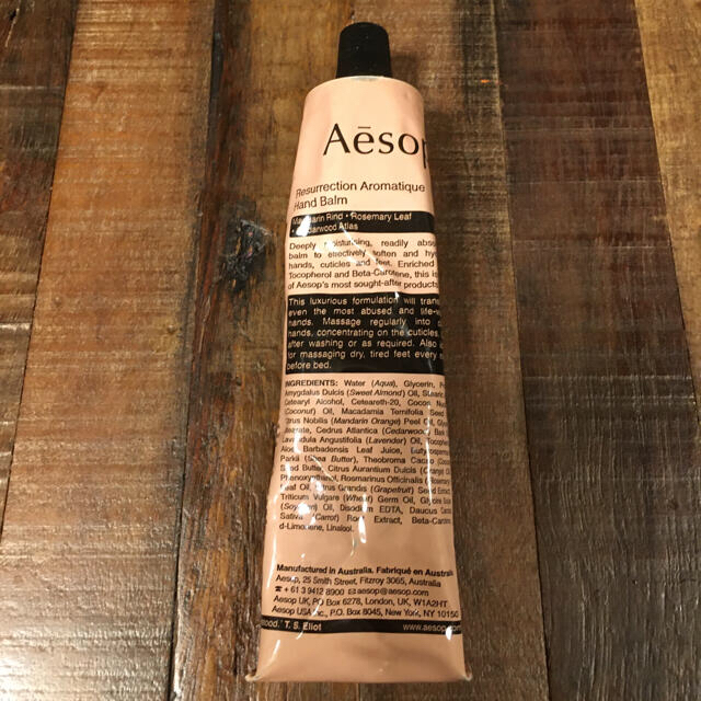 Aesop(イソップ)のはるんるん様専用⭐️ハンドクリーム2種&キャンドル3種 コスメ/美容のコスメ/美容 その他(その他)の商品写真