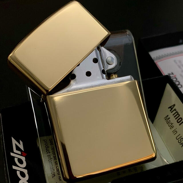 ZIPPO(ジッポー)の Zippo アーマー　ハイポリッシュ　真鍮　2020年製　新品 メンズのファッション小物(タバコグッズ)の商品写真