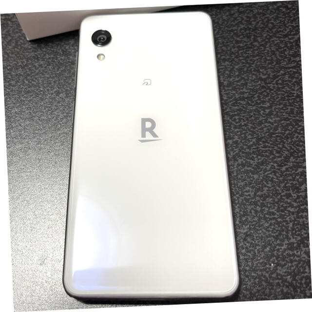 ミニ　Rakuten mini  クールホワイト Band1対応！