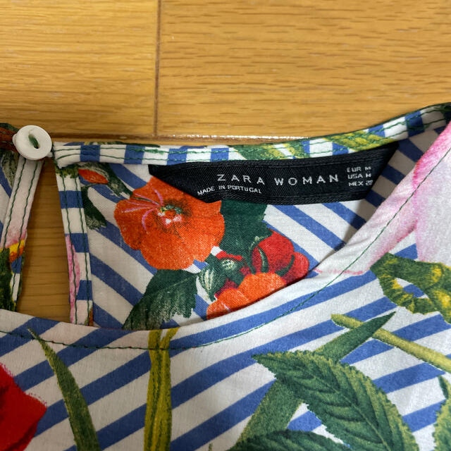 ZARA(ザラ)のZARA 花柄ブラウス レディースのトップス(シャツ/ブラウス(半袖/袖なし))の商品写真