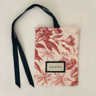 グッチ(Gucci)のGUCCI グッチ 紐付き巾着袋 赤 非売品　ヴィンテージ風　レッド(ポーチ)