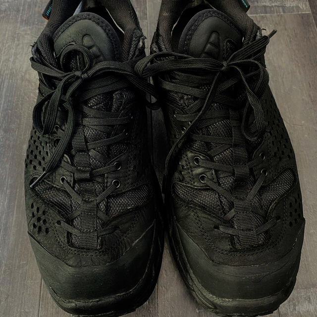 Engineered Garments(エンジニアードガーメンツ)のhoka one one m tor urtra low wp jp メンズの靴/シューズ(スニーカー)の商品写真