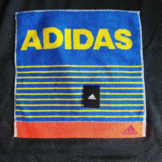 adidas(アディダス)のアディダスのタオルハンカチ メンズのファッション小物(ハンカチ/ポケットチーフ)の商品写真