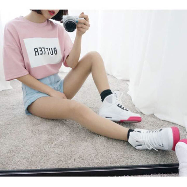 GOGOSING(ゴゴシング)のBUTTERTシャツ 韓国ファッション レディースのトップス(Tシャツ(半袖/袖なし))の商品写真