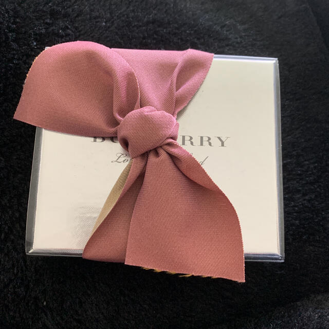 BURBERRY(バーバリー)のBURBERRY FESTIVE BEAUTY BOX コスメ/美容のキット/セット(コフレ/メイクアップセット)の商品写真