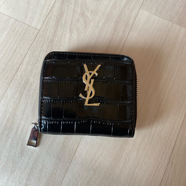 Yves Saint Laurent Beaute(イヴサンローランボーテ)のミニウォレット レディースのファッション小物(財布)の商品写真
