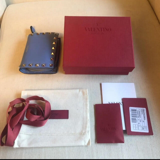 【最終値引き！】valentino 折り畳み財布　ブルー