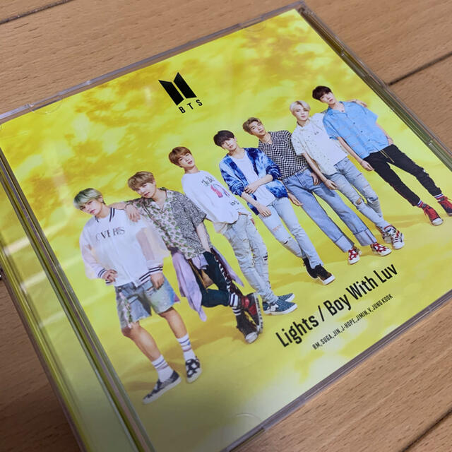 防弾少年団(BTS)(ボウダンショウネンダン)のBTS [Lights/Boy With Luv] 5形態セット＋トレカ エンタメ/ホビーのCD(K-POP/アジア)の商品写真