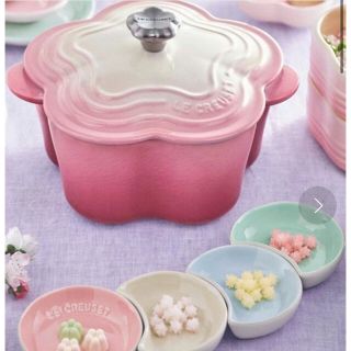 ルクルーゼ(LE CREUSET)のル・クルーゼ　フラワーつまみ鍋と小皿(鍋/フライパン)