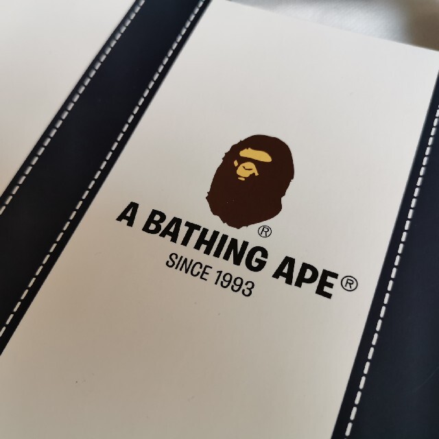 A BATHING APE(アベイシングエイプ)のBAPE　アベイシングエイプ ショップ バッグ　4紙枚 + 2枚ビニール袋 レディースのバッグ(ショップ袋)の商品写真