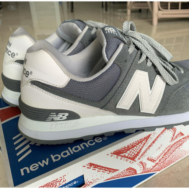 New Balance(ニューバランス)のNEW BALANCE ML574CNC グレー 27cm/US9 /箱付き メンズの靴/シューズ(スニーカー)の商品写真