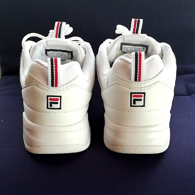 FILA(フィラ)のスニーカー　FILA　白　 レディースの靴/シューズ(スニーカー)の商品写真