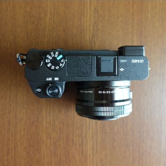 SONY(ソニー)のSONY　α6400 パワーズームレンズキット　ILCE-6400L　おまけ付き スマホ/家電/カメラのカメラ(ミラーレス一眼)の商品写真