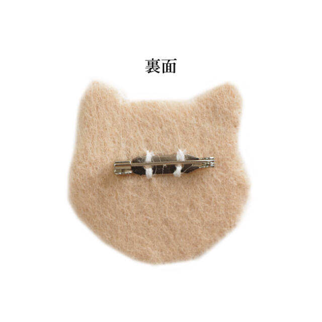 【受注制作】柴犬の手刺繍ブローチ ハンドメイドのアクセサリー(コサージュ/ブローチ)の商品写真