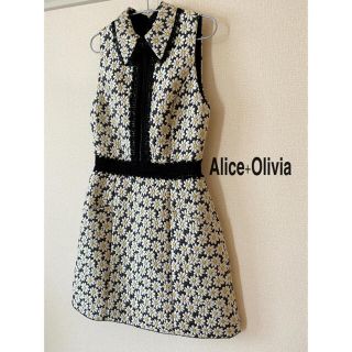 アリスアンドオリビア(Alice+Olivia)のアリスアンドオリビア　花柄ワンピース(ひざ丈ワンピース)