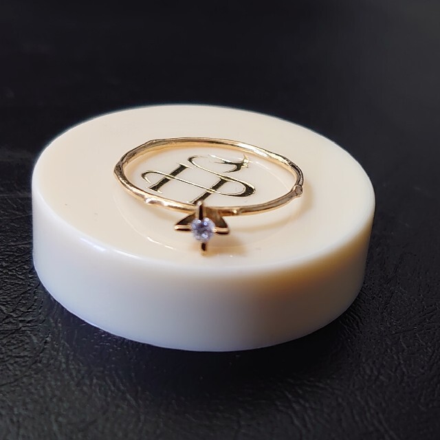hirondelle イロンデール　立て爪リング レディースのアクセサリー(リング(指輪))の商品写真
