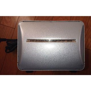 カシムラ(Kashimura)の【送料込】カシムラ 変圧器 1500W (220V~240V <=> 100V)(変圧器/アダプター)