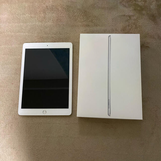 iPad - iPad 第6世代 9.7インチ Wi-Fi Cellular 32GB の通販 by zzz