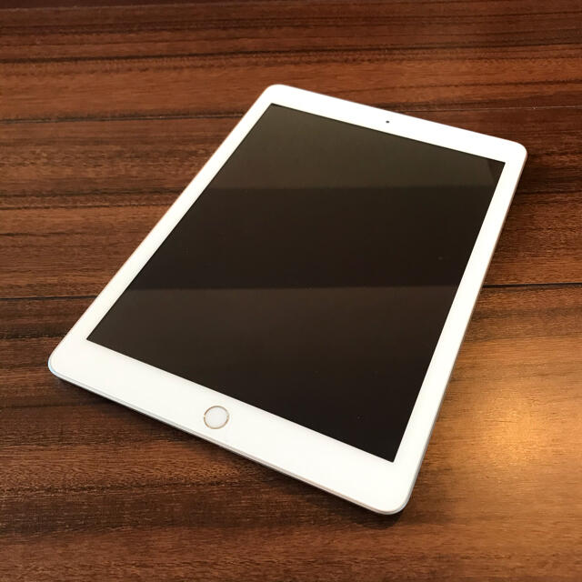 iPad 6世代 Wifi+Cellular 32GB Silver (au) 週間売れ筋 jakofa.hu