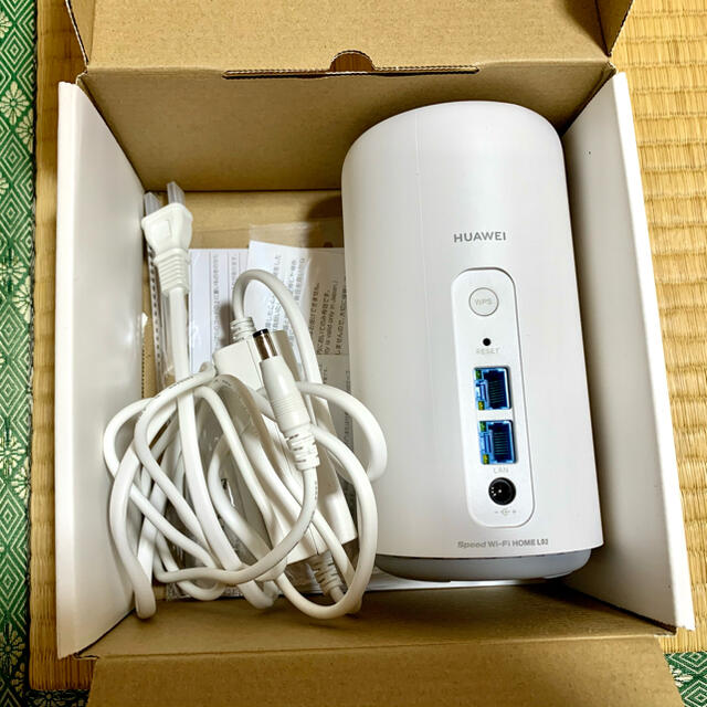 HUAWEI(ファーウェイ)のUQ WiMAX Home Wi-Fi 無線LAN 周辺機器超美品 スマホ/家電/カメラのPC/タブレット(PC周辺機器)の商品写真