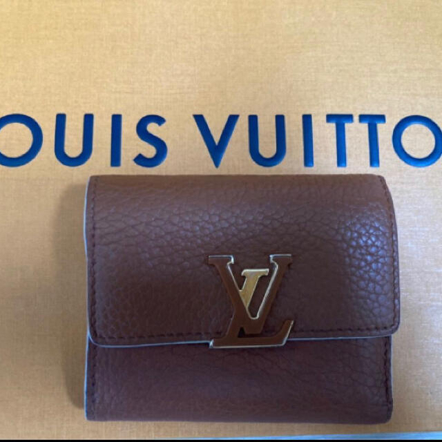 LOUIS VUITTON(ルイヴィトン)のルイヴィトン　ポルトフォイユカプシーヌXS 完売　ブラウン レディースのファッション小物(財布)の商品写真