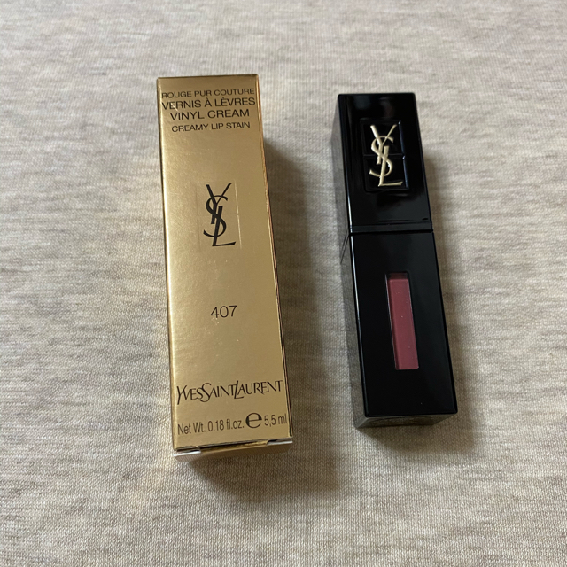 Yves Saint Laurent Beaute(イヴサンローランボーテ)のイヴ・サンローラン　ルージュ ピュールクチュールヴェルニ 407 コスメ/美容のベースメイク/化粧品(口紅)の商品写真