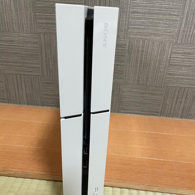 美品 PlayStation 4 本体ホワイト(CUH-1100A)