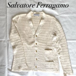 サルヴァトーレフェラガモ(Salvatore Ferragamo)のFerragamo 上品なニット カーディガン CHANEL マフラー(カーディガン)