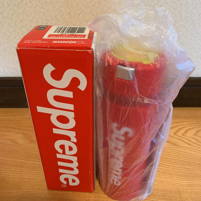 シュプリーム supreme 象印 水筒 赤 レッド 未使用 レア☆ 3