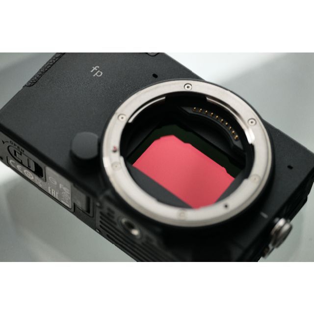 Sigma FP ボディ 複数バッテリー付 Lmount User増えると嬉しい スマホ/家電/カメラのカメラ(ミラーレス一眼)の商品写真