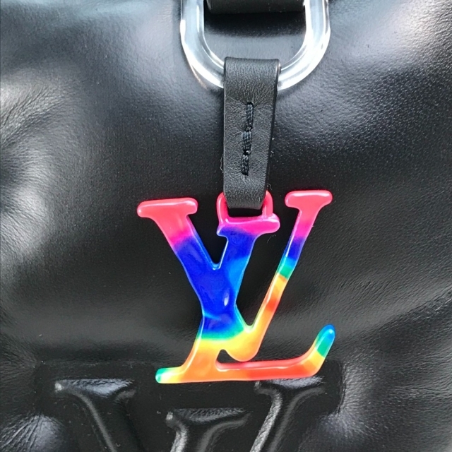 LOUIS VUITTON(ルイヴィトン)の新品同様 ルイヴィトン M68775 ポシェット A4 クラッチバッグ 黒 レディースのバッグ(クラッチバッグ)の商品写真