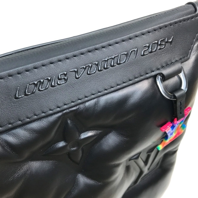 LOUIS VUITTON(ルイヴィトン)の新品同様 ルイヴィトン M68775 ポシェット A4 クラッチバッグ 黒 レディースのバッグ(クラッチバッグ)の商品写真
