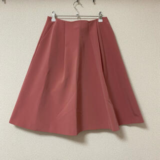 エムプルミエ(M-premier)のエムプルミエ　ピンクのスカート(ひざ丈スカート)