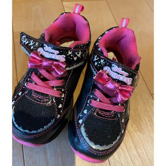 プリンセス光る靴 キッズ/ベビー/マタニティのキッズ靴/シューズ(15cm~)(スニーカー)の商品写真