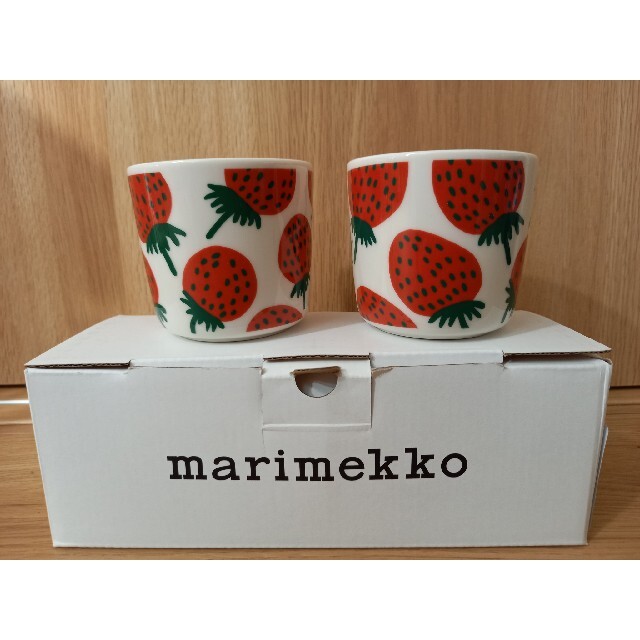 marimekko　マリメッコ　MANSIKKA　マンシッカ　ラテマグインテリア/住まい/日用品