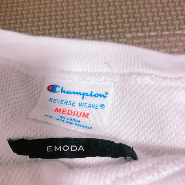 EMODA(エモダ)のEMODAコラボ　肩広め レディースのトップス(トレーナー/スウェット)の商品写真