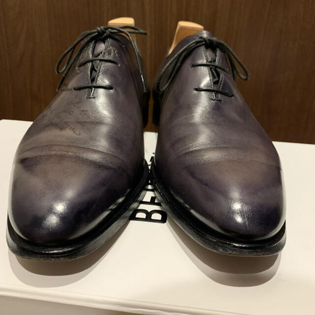 Berluti(ベルルッティ)の【希少】半額以下　ベルルッティ  アレッサンドロ　カリグラフィ　ツリー付き メンズの靴/シューズ(ドレス/ビジネス)の商品写真