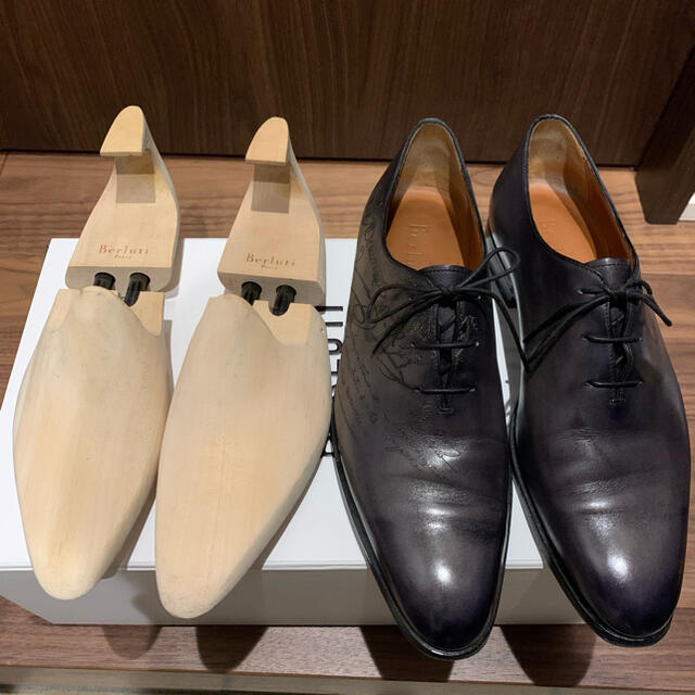 Berluti(ベルルッティ)の【希少】半額以下　ベルルッティ  アレッサンドロ　カリグラフィ　ツリー付き メンズの靴/シューズ(ドレス/ビジネス)の商品写真