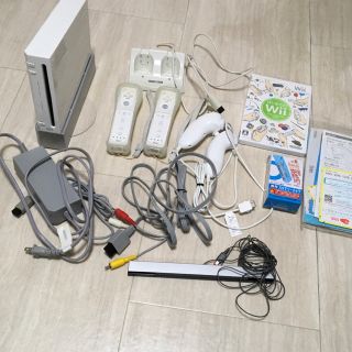 ウィー(Wii)のwii本体　周辺機器(家庭用ゲーム機本体)