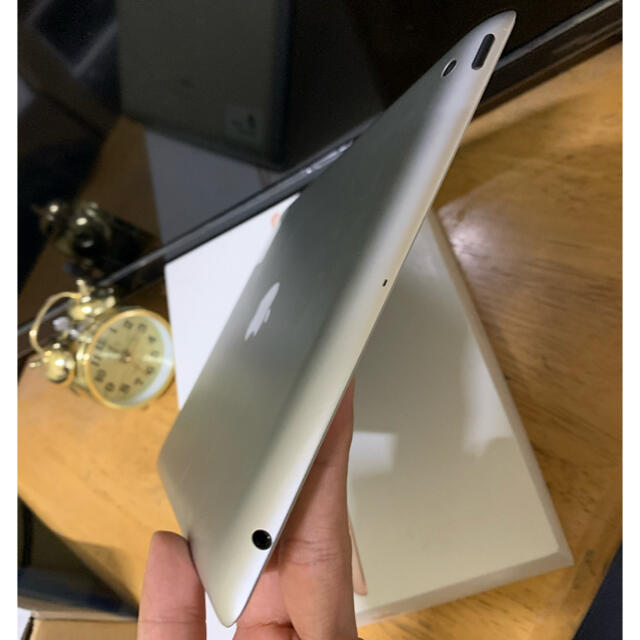 iPad(アイパッド)の完動品　iPad4 32GB  WIFI モデル　アイパッド　第4世代 スマホ/家電/カメラのPC/タブレット(タブレット)の商品写真