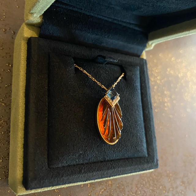 アウトレット取扱店 アンバー　ネックレス（modern amber collection ）