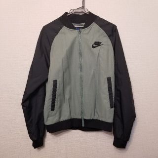 ナイキ(NIKE)の【美品】NIKE カーキ&ブラックジャケット(ブルゾン)