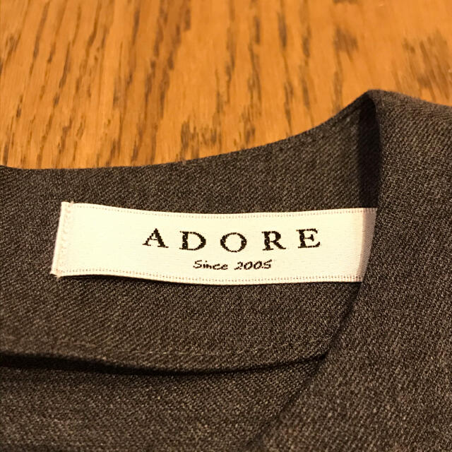 ADORE(アドーア)のADORE アドーア　ワンピース サイズ38 M グレー　超美品 レディースのワンピース(その他)の商品写真