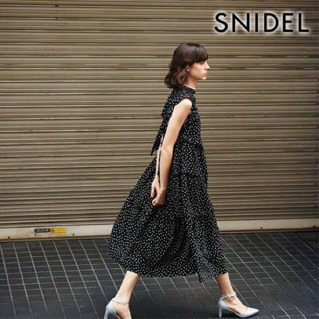 SNIDEL(スナイデル)のスナイデル　ドットワンピース レディースのワンピース(ロングワンピース/マキシワンピース)の商品写真