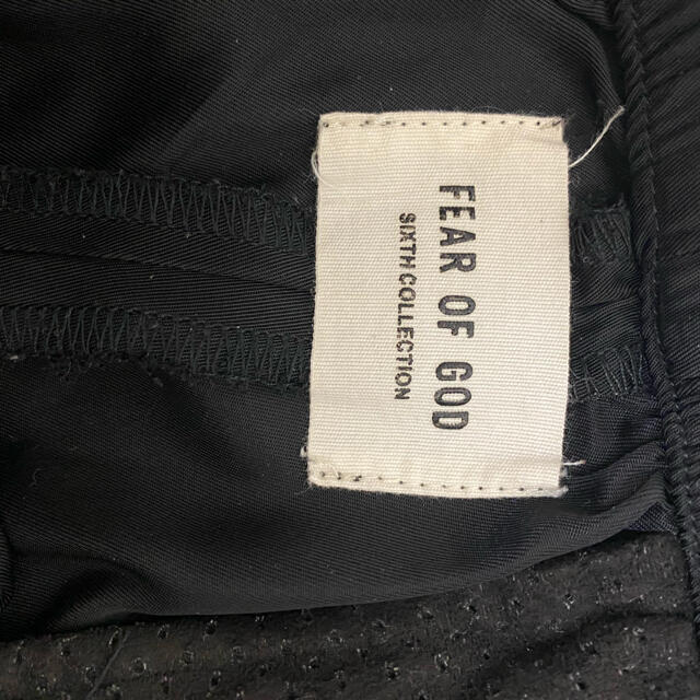 FEAR OF GOD(フィアオブゴッド)のFEAR OF GOD 6TH COLLECTION  ナイロンパンツ メンズのパンツ(ワークパンツ/カーゴパンツ)の商品写真