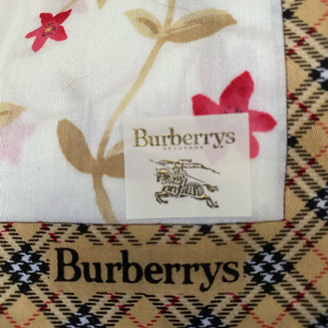 BURBERRY(バーバリー)のバーバリー　ハンカチ レディースのファッション小物(ハンカチ)の商品写真