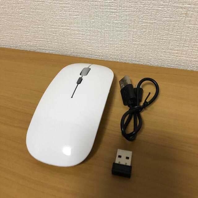 薄型ワイヤレスマウス　ホワイト　USB充電 スマホ/家電/カメラのPC/タブレット(PC周辺機器)の商品写真