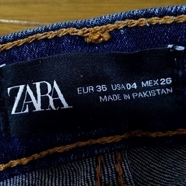 ZARA(ザラ)のZARA ザラ  デニム スキニー パンツ ストレッチ  切りっぱなし 36 レディースのパンツ(デニム/ジーンズ)の商品写真